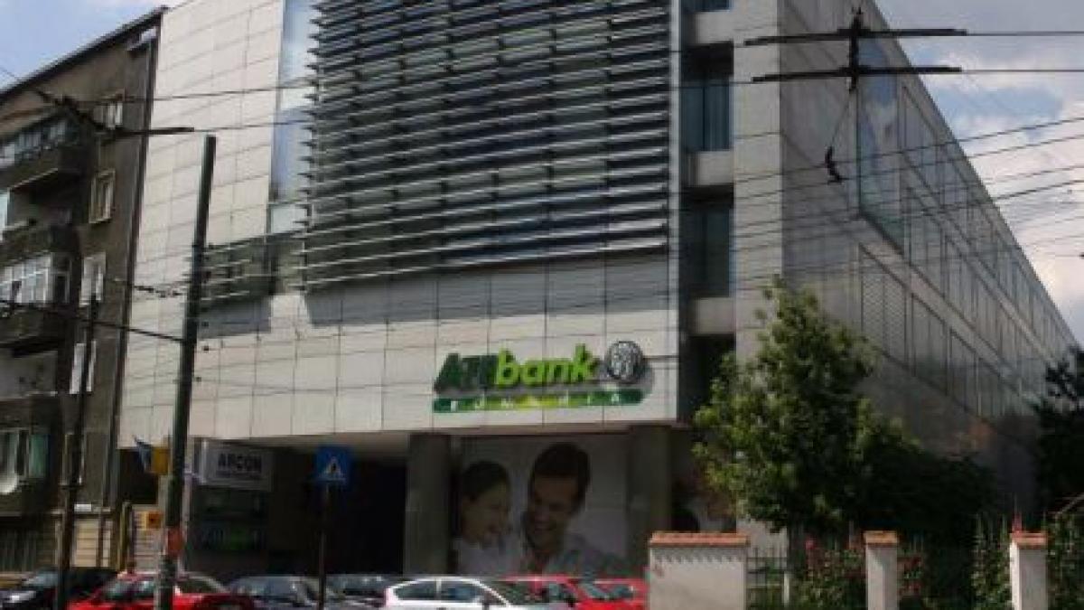 banca elena piraeus a preluat atebank inclusiv sucursala din romania