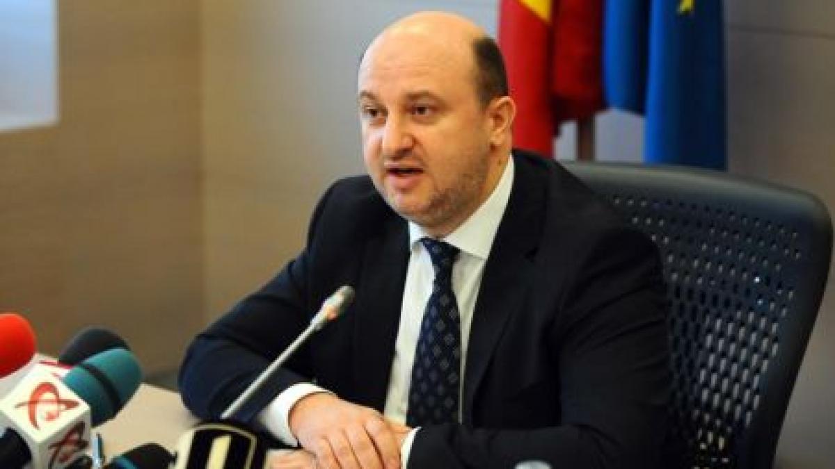 chitoiu antonescu nu va lua o decizie privind retragerea din politica pana la decizia ccr