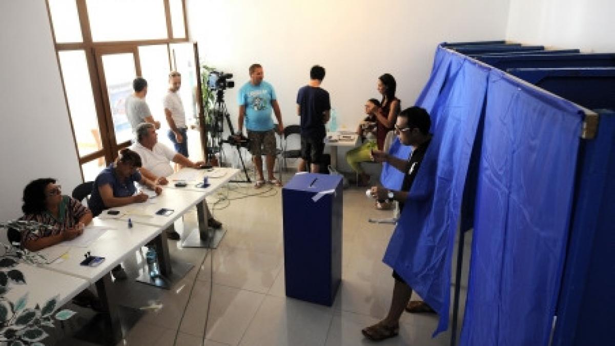 rezultatul referendumului complicitatea criminala intre romanul smecher dar ticalos impreuna cu