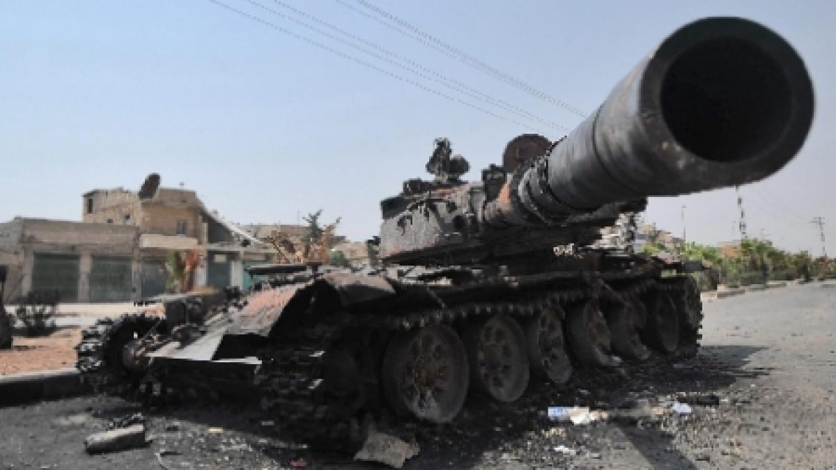 Syria Pounds Rebels in Aleppo as 200,000 Flee Fighting