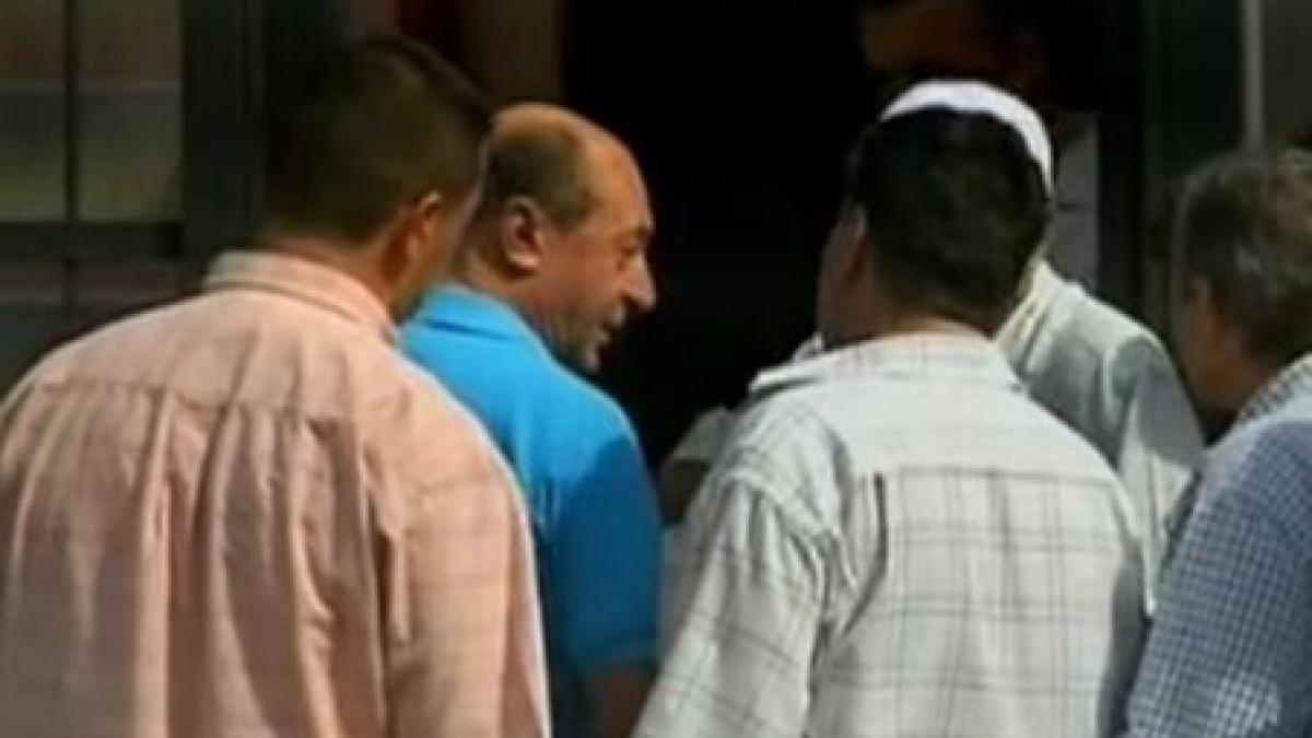 basescu se vede deja cu sacii in caruta si a repezit sustinatorii bun dar am si consilieri