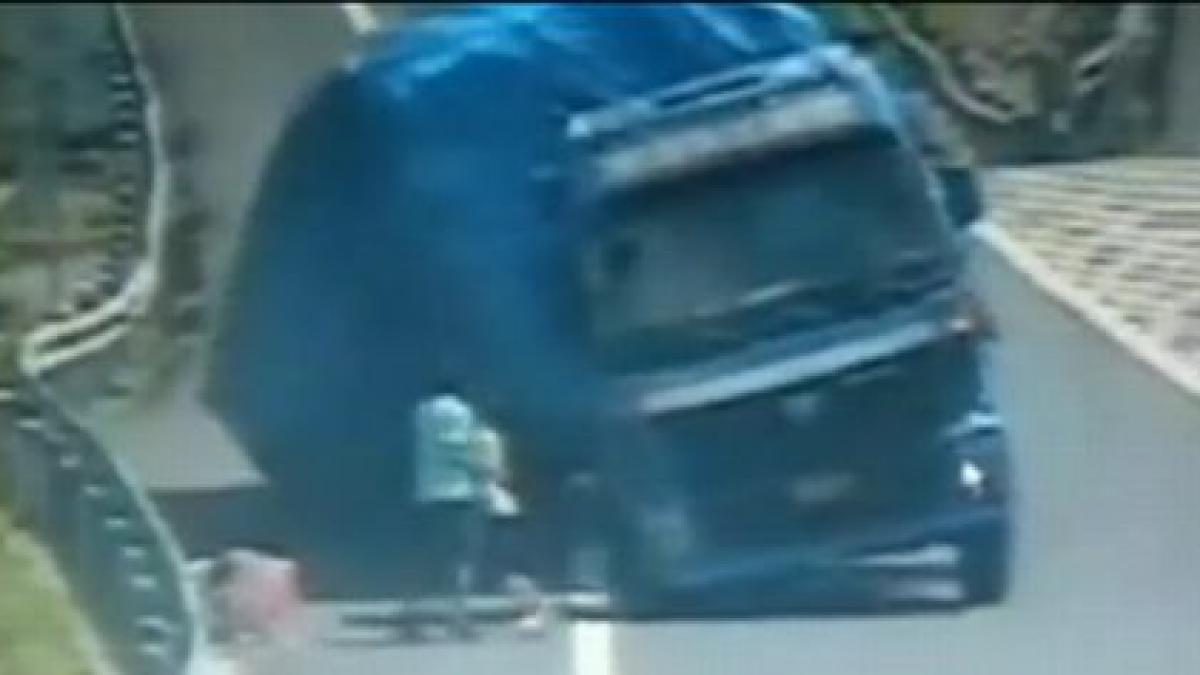 eroina zilei cum si a salvat o femeie din china sotul si copilul de la moarte