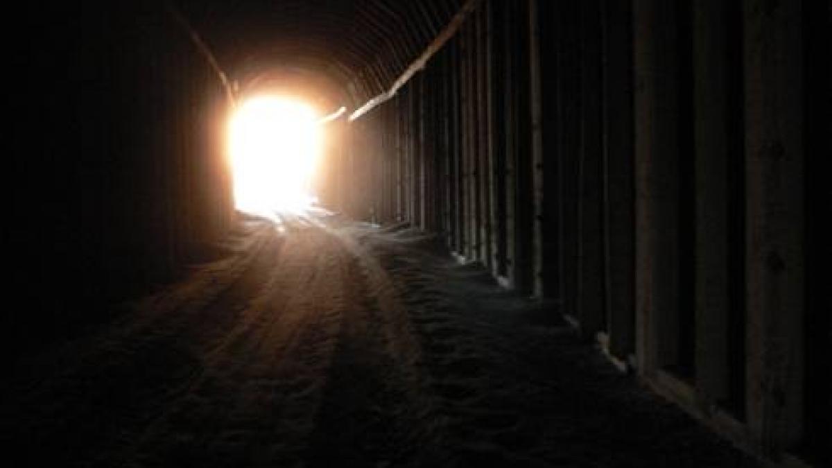 premierul italiei a vazut luminita de la capatul tunelului metafora care clarifica situatia