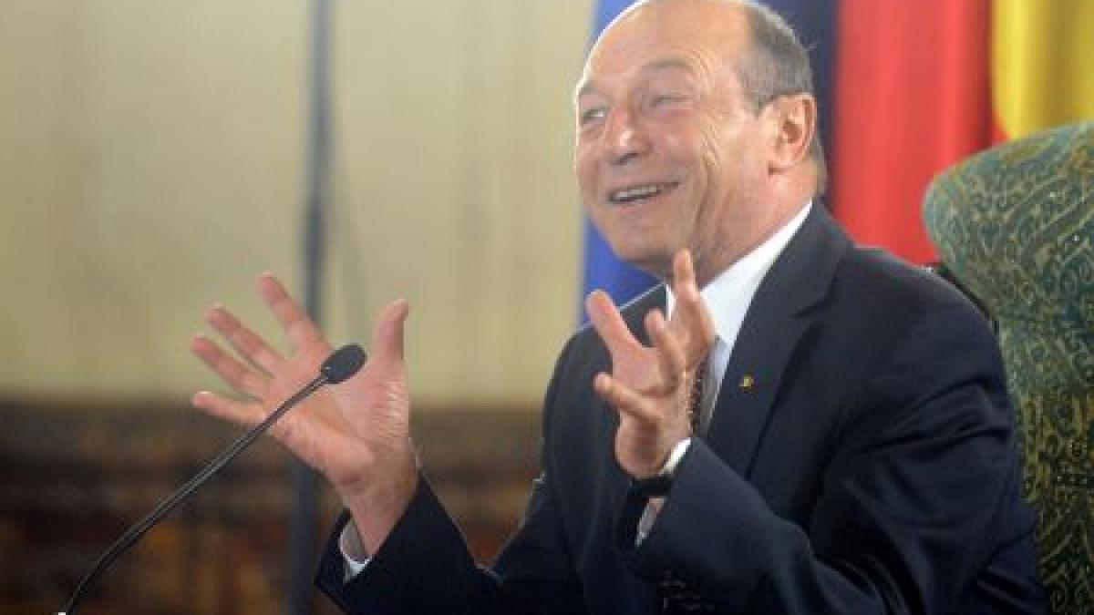 replica surprinzatoare a lui basescu dupa ce a fost felicitat pentru rezultatul referendumului