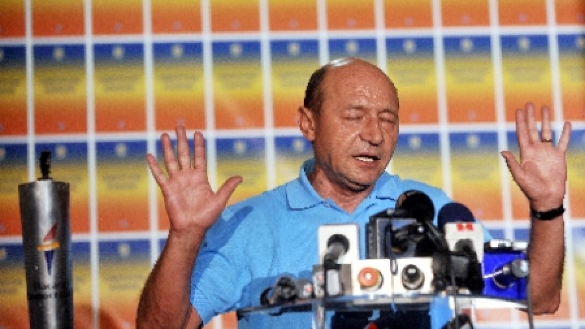traian basescu sustine o declaratie de presa la 18 30