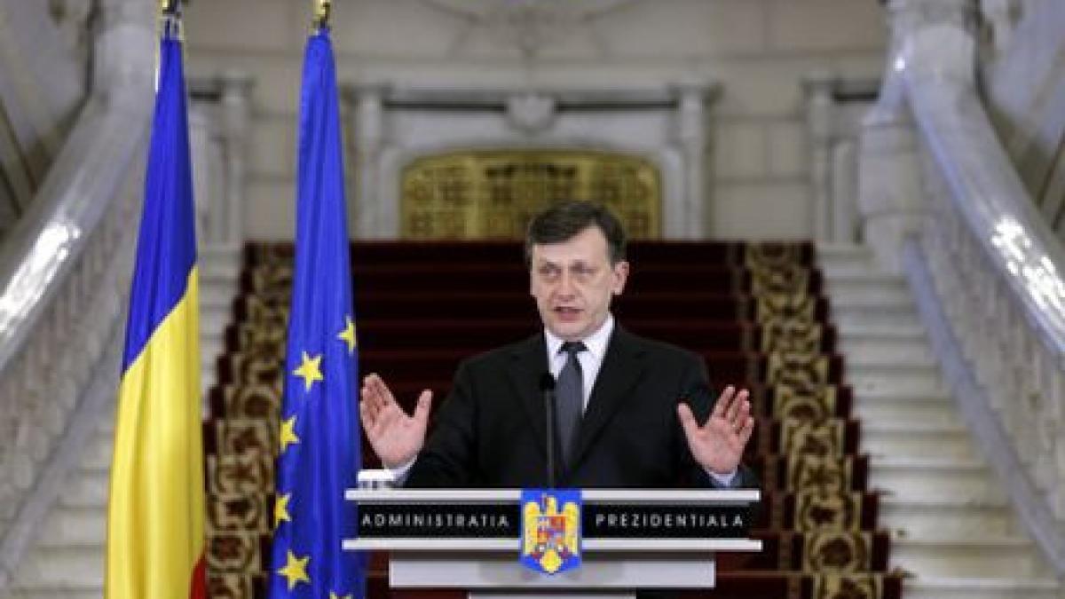 antonescu la investirea noilor ministri ii multumesc in special lui marga care a facut tot ce se