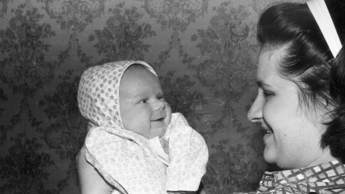 e incredibil cum arata aceasta fetita la 20 de ani de cand a fost facuta poza toata lumea vrea sa