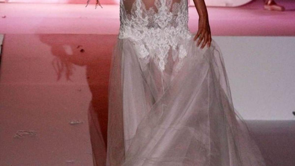 este cea mai revoltatoare rochie de mireasa pe care am vazut o nu are nimic curat in ea