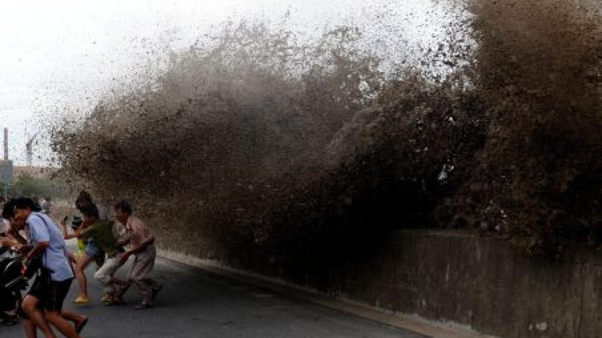 taifun in china peste 400 000 de persoane au fost evacuate