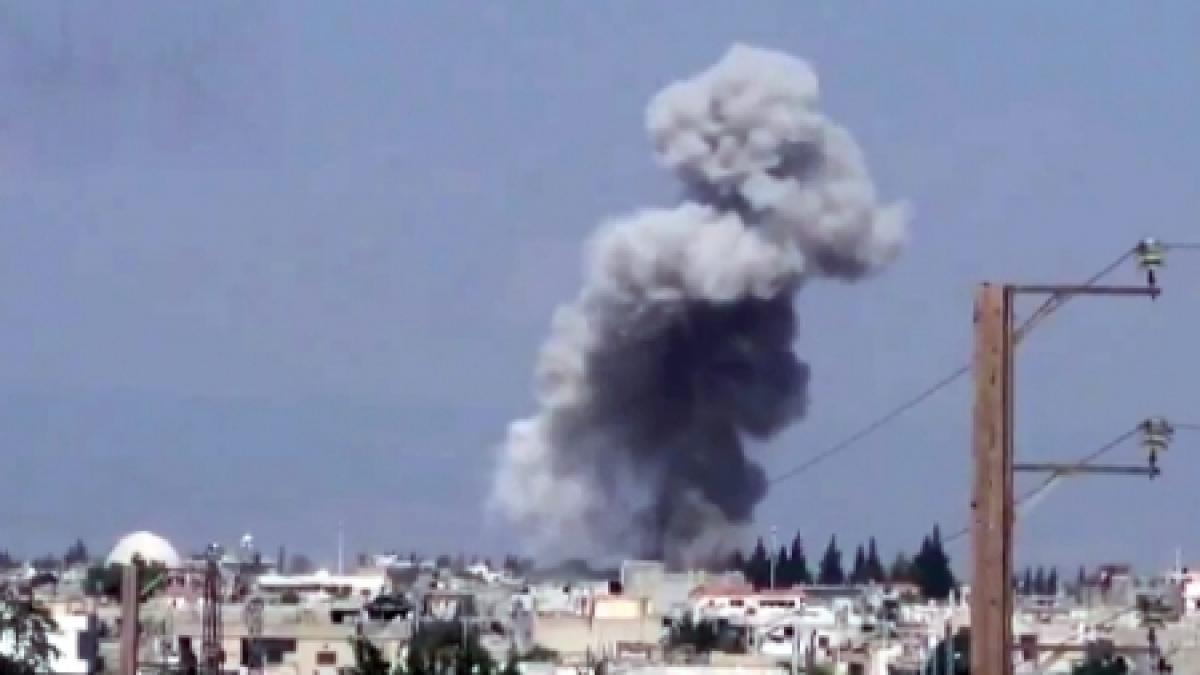 Syria conflict: Assad forces claim advance in Aleppo