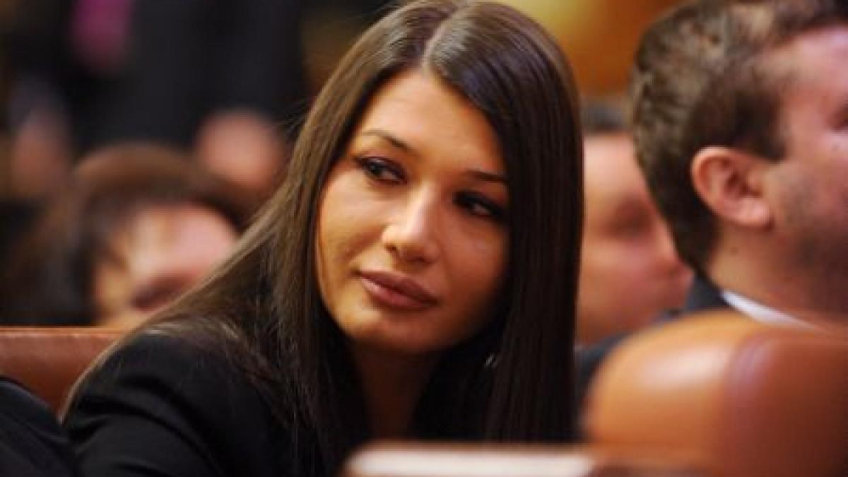 elena basescu va fi nasita de fostul ministru al comunicatiilor vezi cand va avea loc nunta
