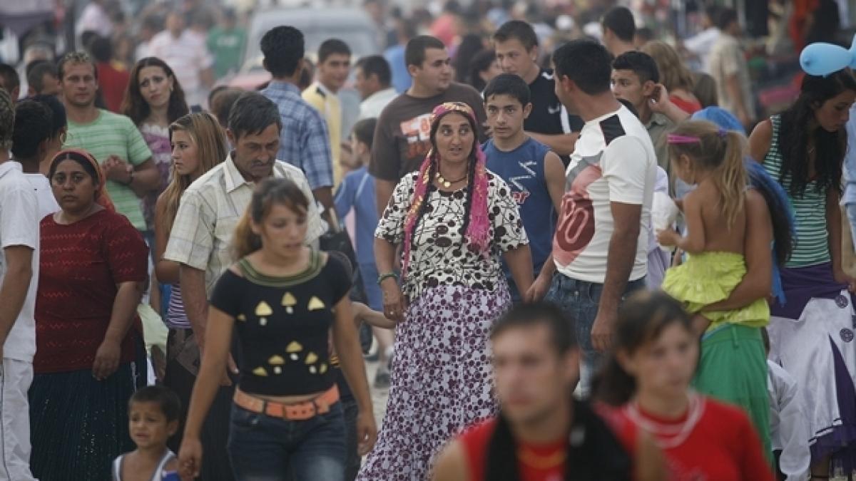 facuti pachet si trimisi cu avionul acasa cea mai mare expulzare a romilor semnata de noul