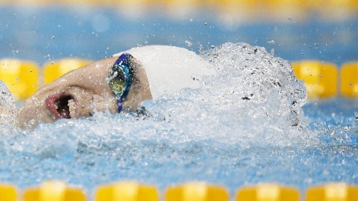 londra doi inotatori si un antrenor de lupte din coasta de fildes au fugit din satul olimpic