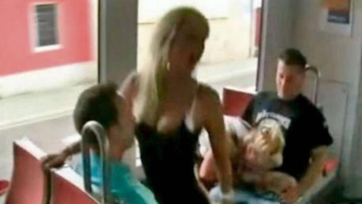 mergeau cu tramvaiul la munca si nu le a venit sa creada ce faceau 4 calatori cazul xxx a ajuns sa