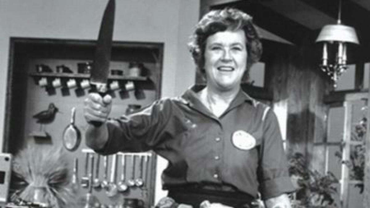 ar trebui sa ne bucuram de mancare si sa ne distram este una dintre cele dragute placeri ale vietii