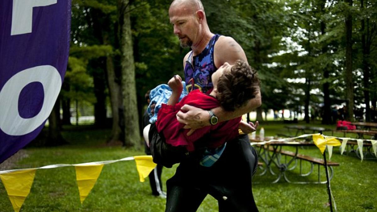 imaginea care a emotionat o lume intreaga ea este inima mea si eu sunt picioarele ei