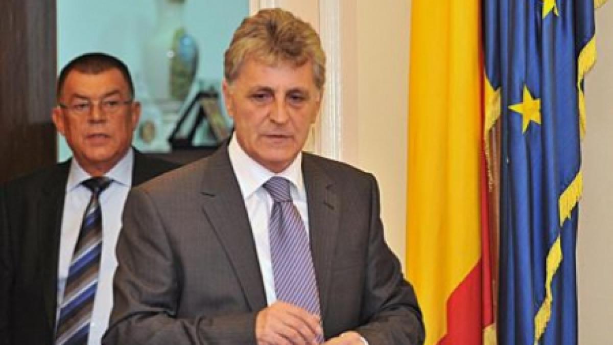 dusa mai nu opereaza in liste va trimite cc doar o evaluare complexa a celor care trebuia radiati