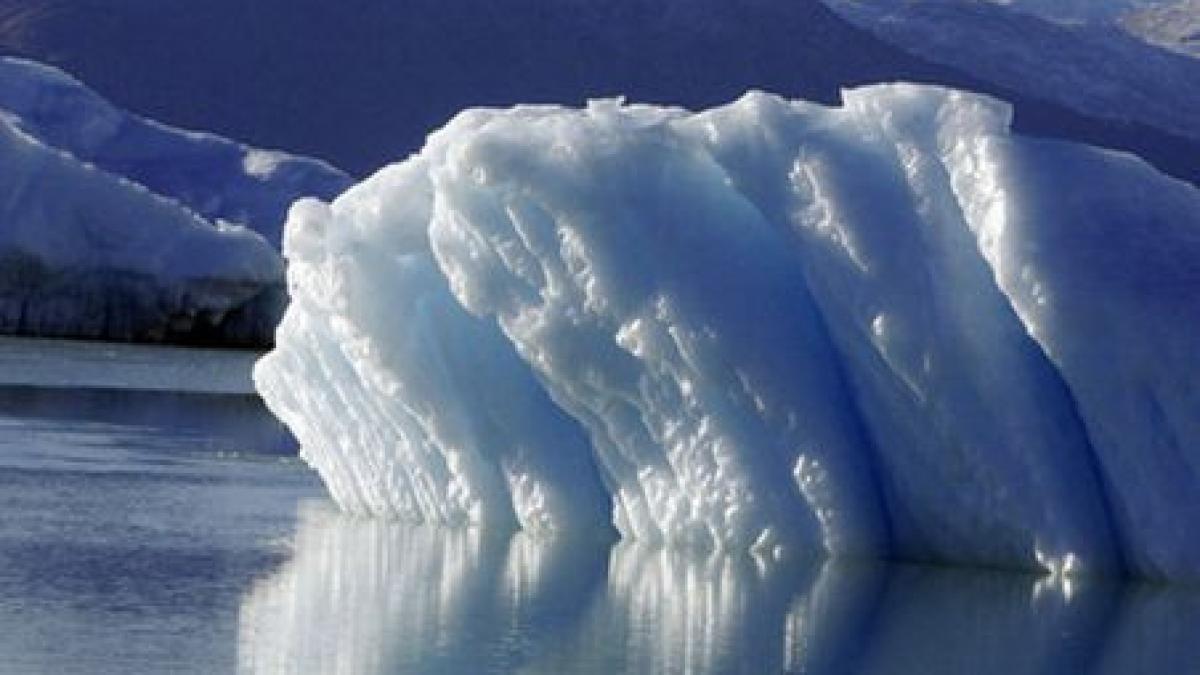 nivel record de topire a gheturilor in arctica si groenlanda