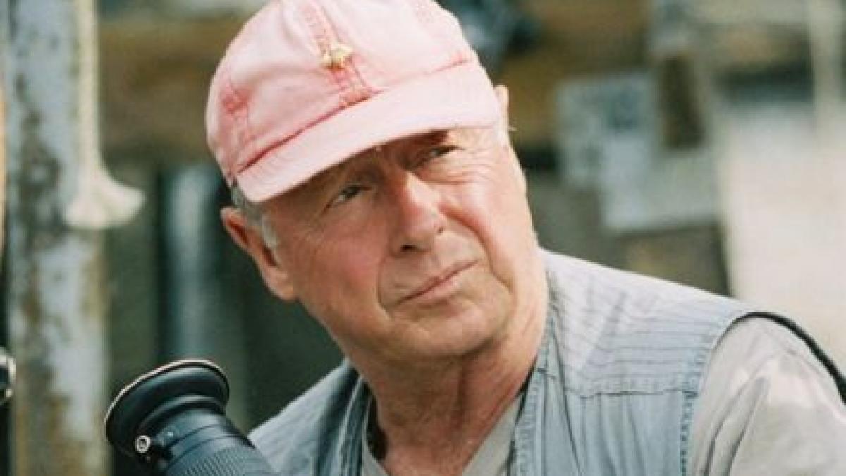 tragedie la hollywood regizorul filmului top gun a murit dupa ce s a aruncat de pe un pod