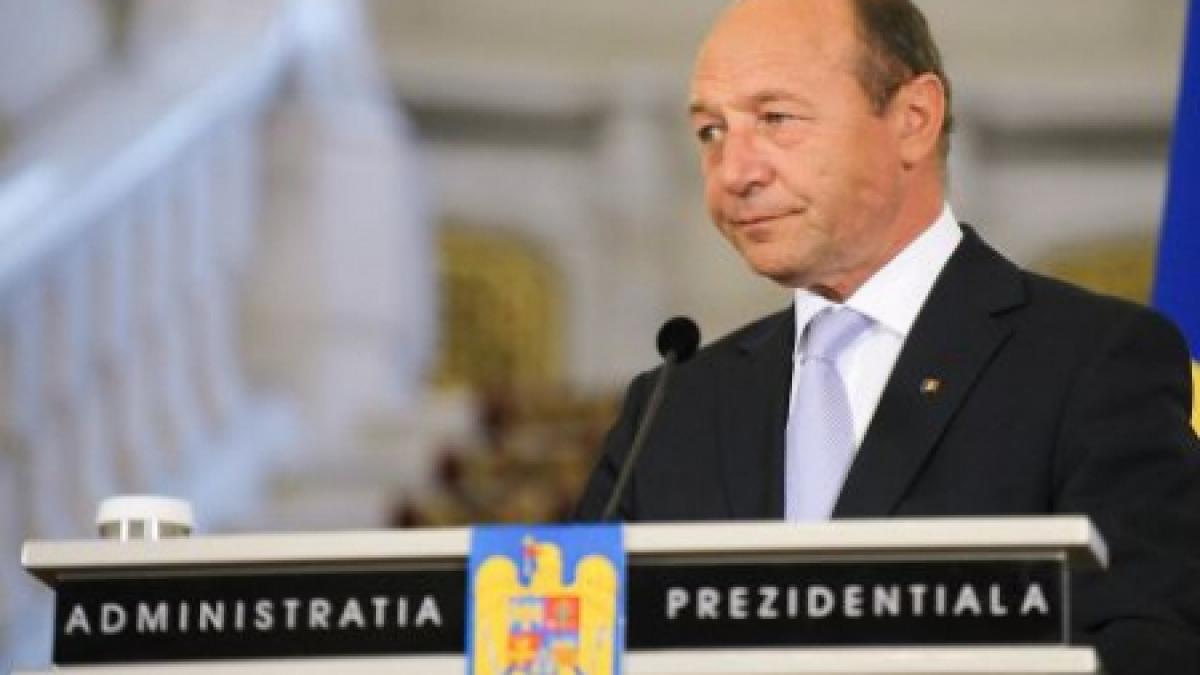 cand isi reia traian basescu atributiile de presedinte al romaniei