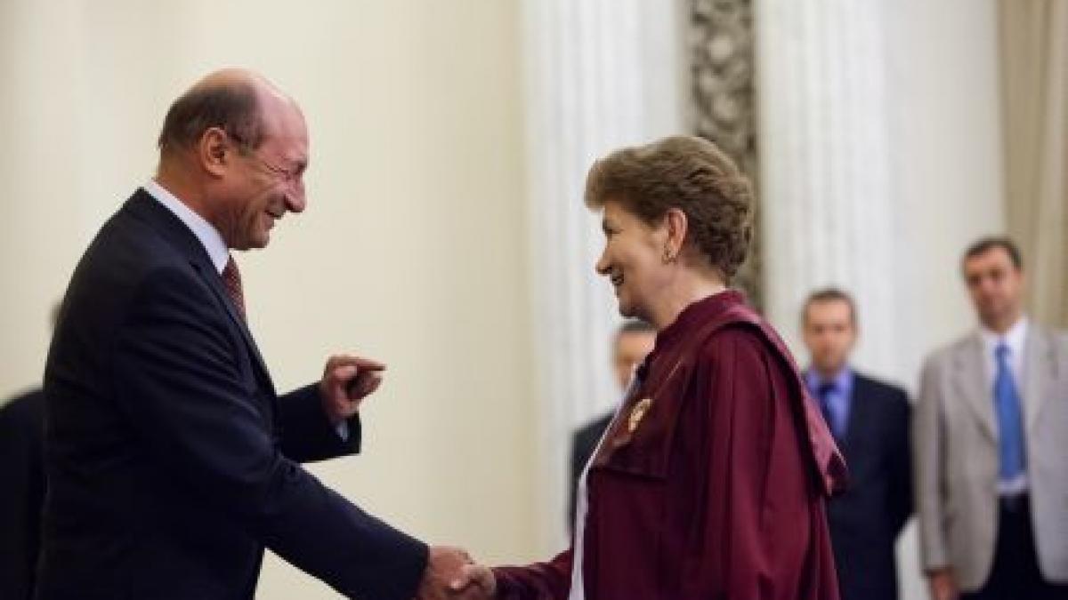 vezi declaratia aspaziei cojocaru cea care a inclinat balanta in favoarea lui traian basescu