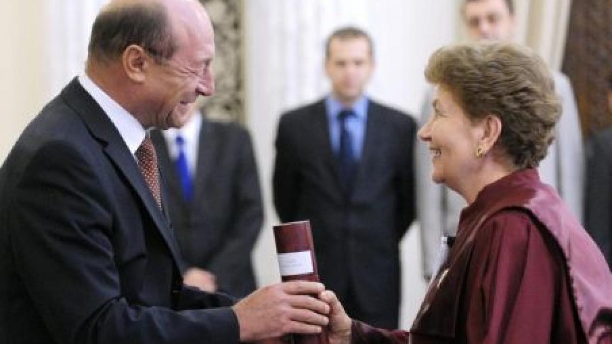 aspazia cojocaru ar fi fost santajata cu microfilmele din 1984 ale securitatii