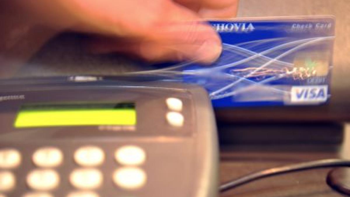 atentie cum folosesti cardul deoarece te poti umple de datorii