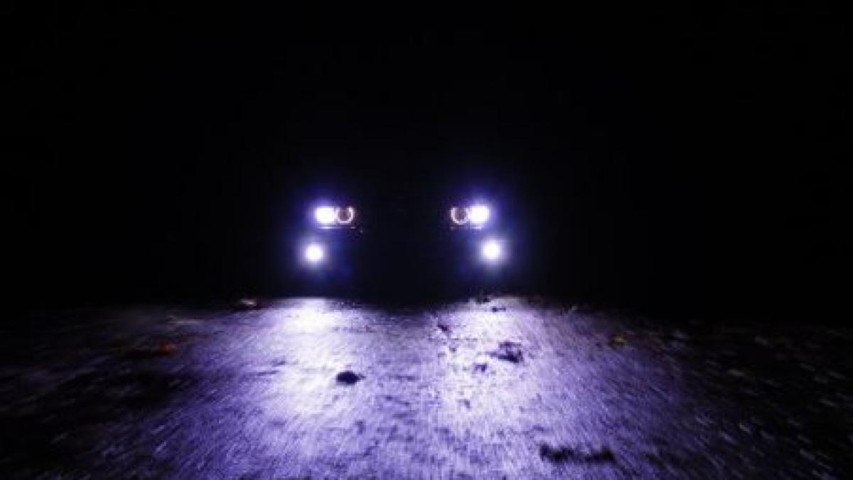 realitatea zilelor noastre o institutie publica are sediul intr o masina