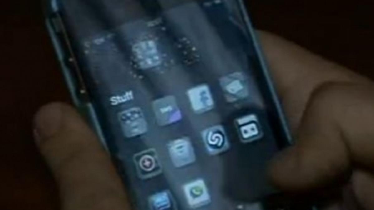 un roman stabilit in italia si a hartuit fosta prietena cu cate 300 de telefoane pe zi