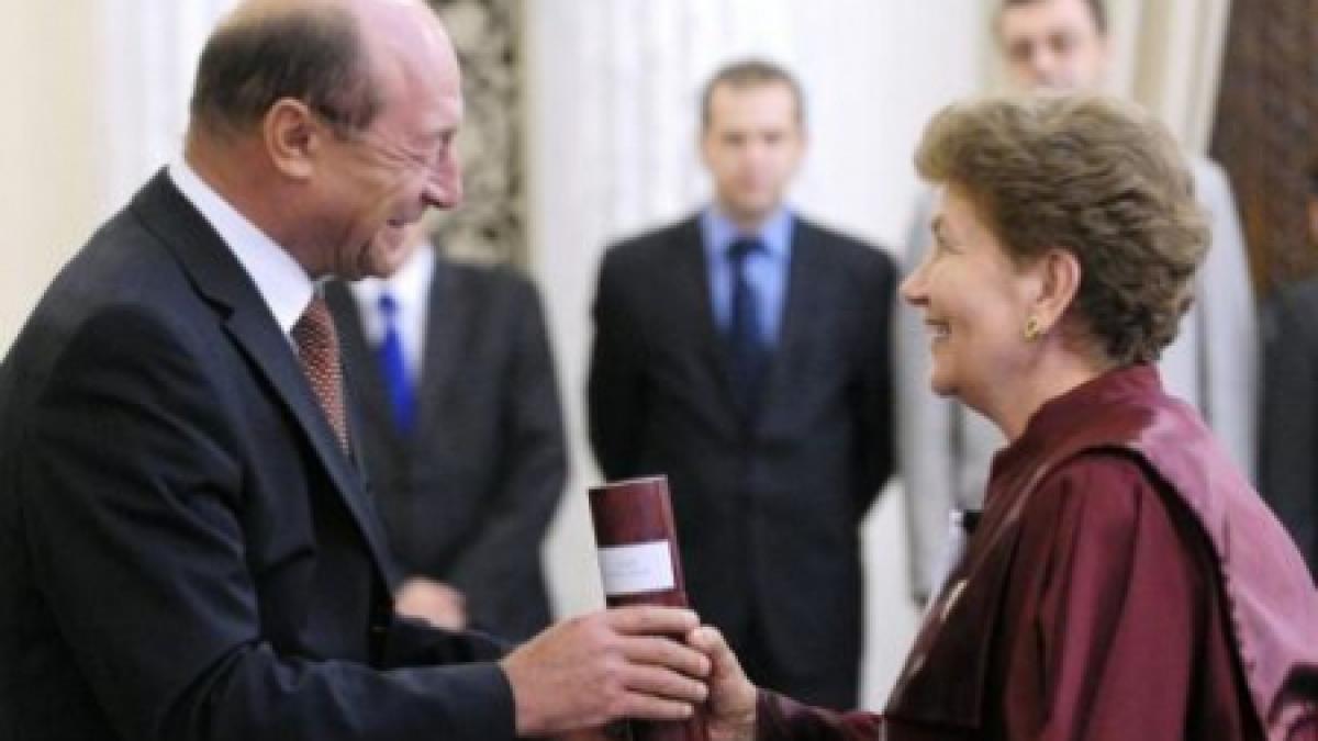 aspazia a fost arma ascunsa a lui basescu inca din luna iunie vezi ce a facut pentru el atunci