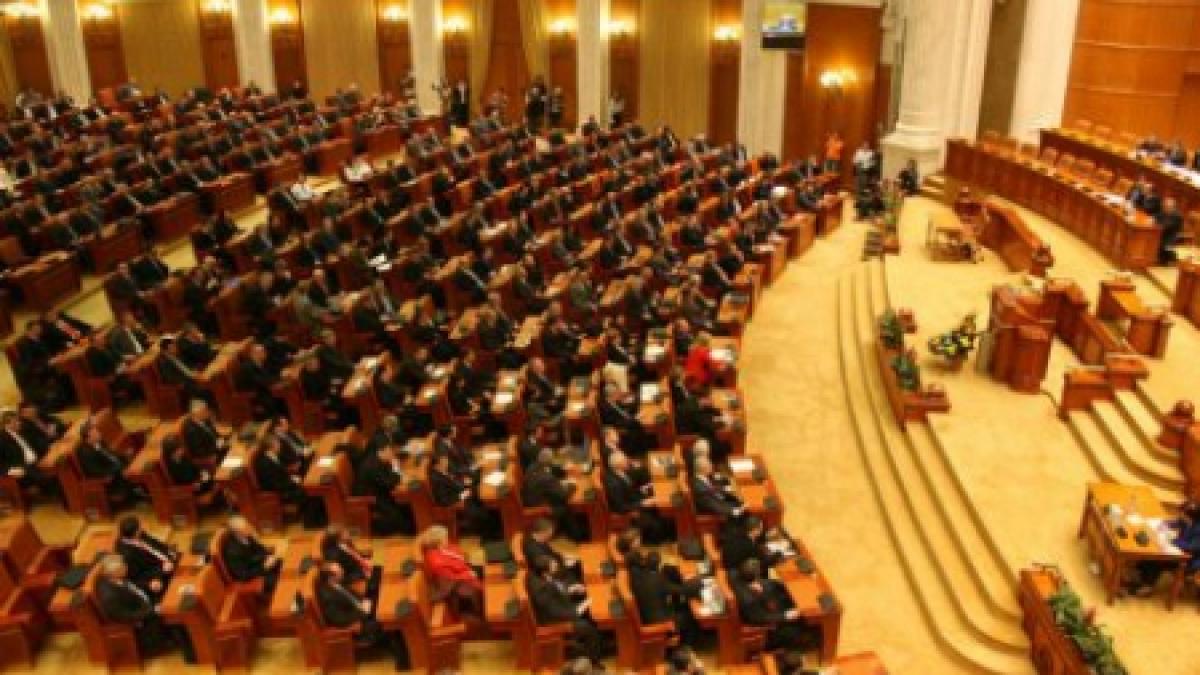 cand va avea loc plenul reunit al parlamentului pentru citirea deciziei cc privind referendumul din