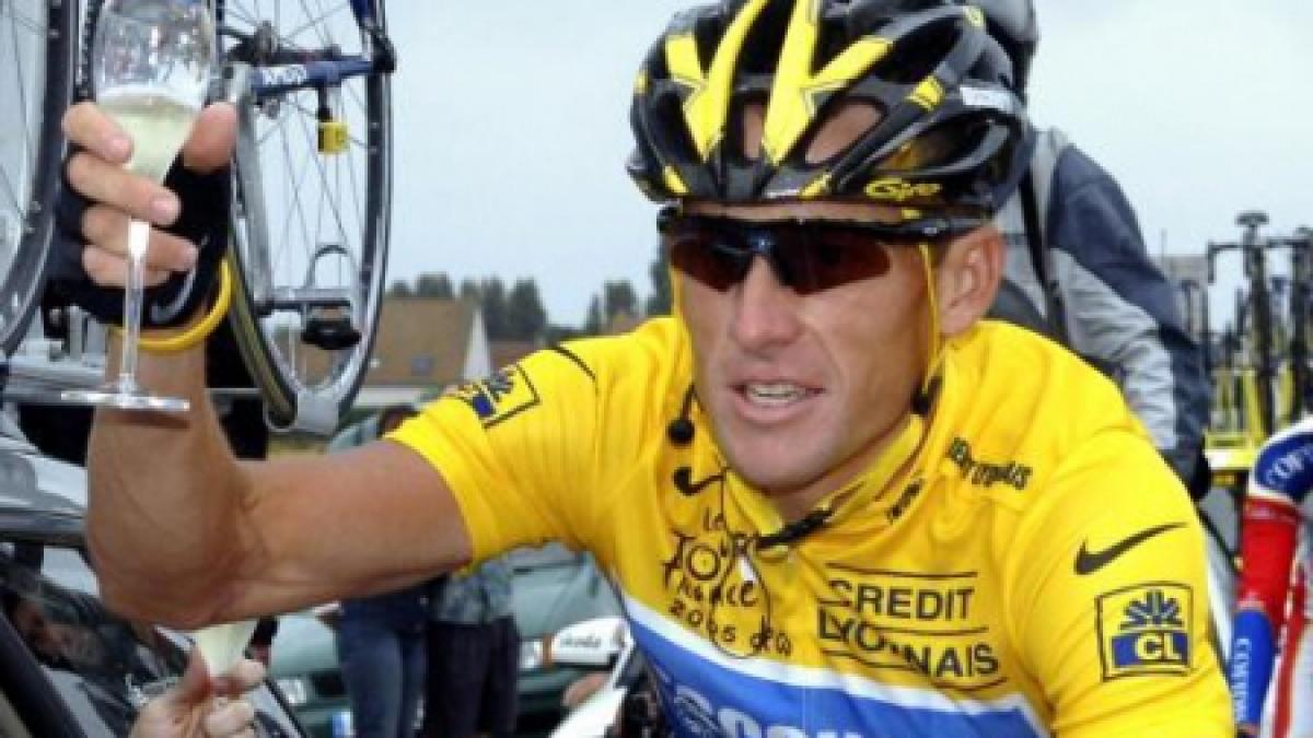 lance armstrong renunta la lupta cu usada si va pierde cele sapte titluri din turul frantei