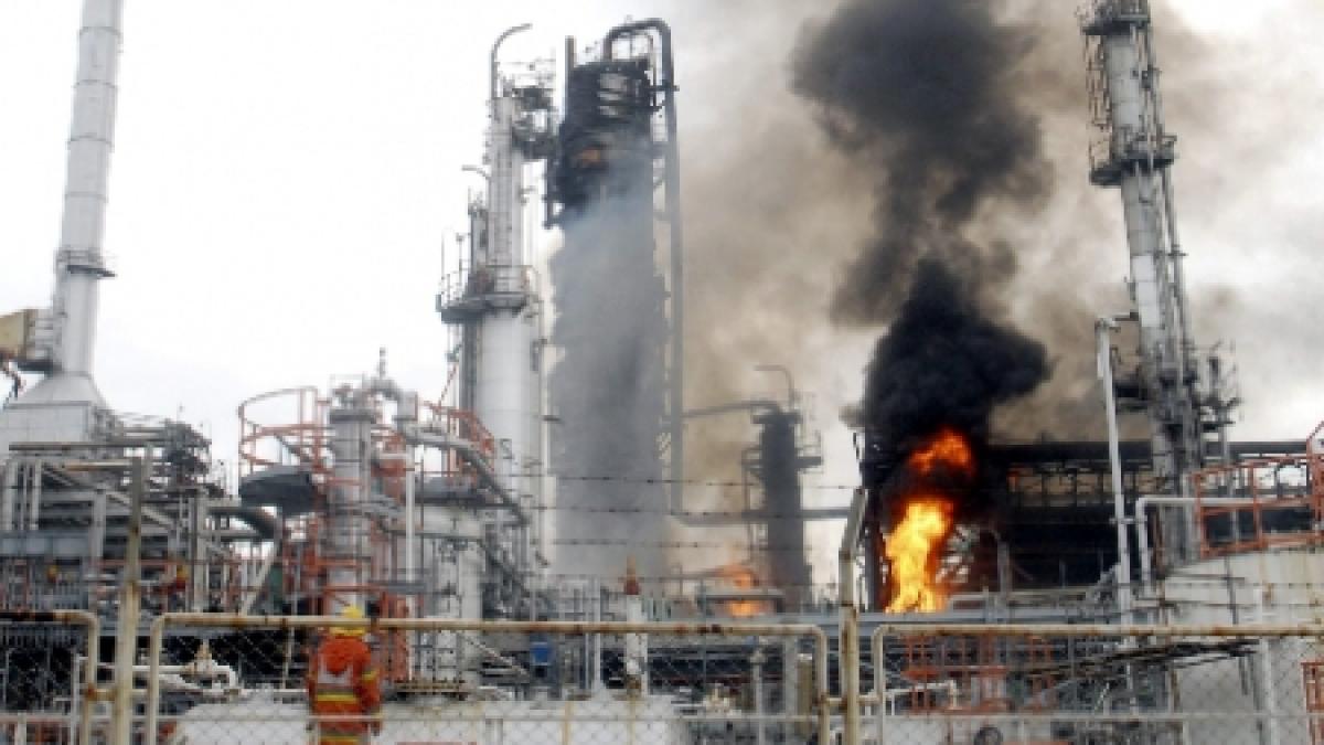 Venezuela Refinery Blast Kills 19 people