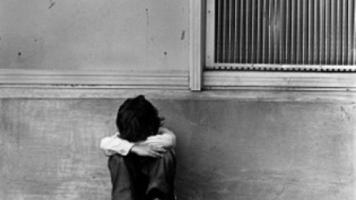 hot de la sase ani trei copii au fost prinsi furand dintr o casa haine vesela si covoare