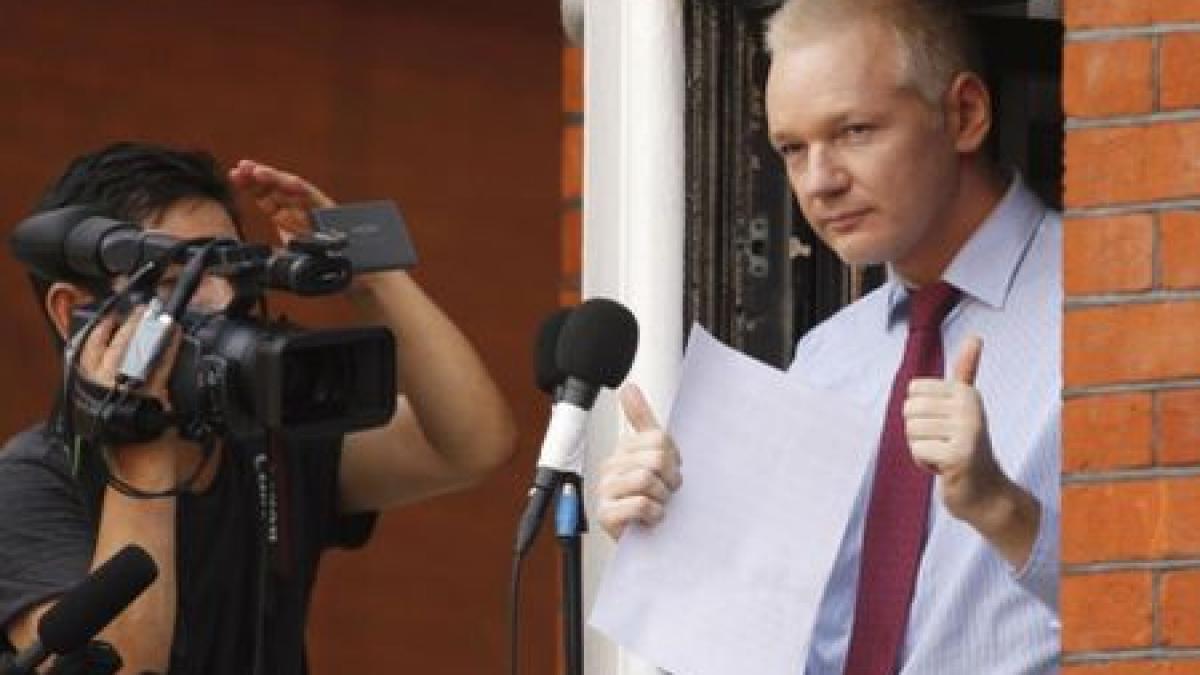 imaginea care l ar putea scapa pe julian assange de inchisoare