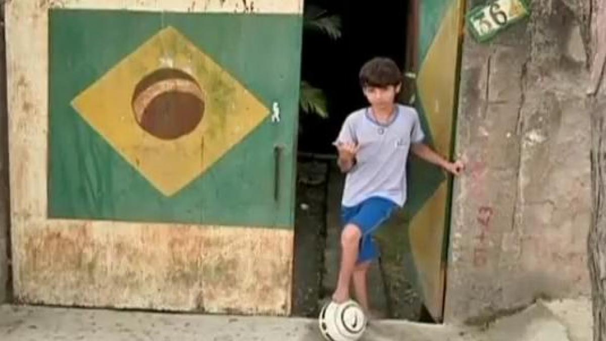 un baiat de 11 ani fara picioare se va antrena cu barcelona