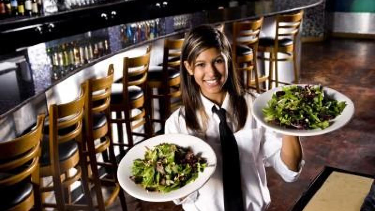 zambetul care face toti banii a primit un bacsis de 12 ori mai mare decat nota de plata