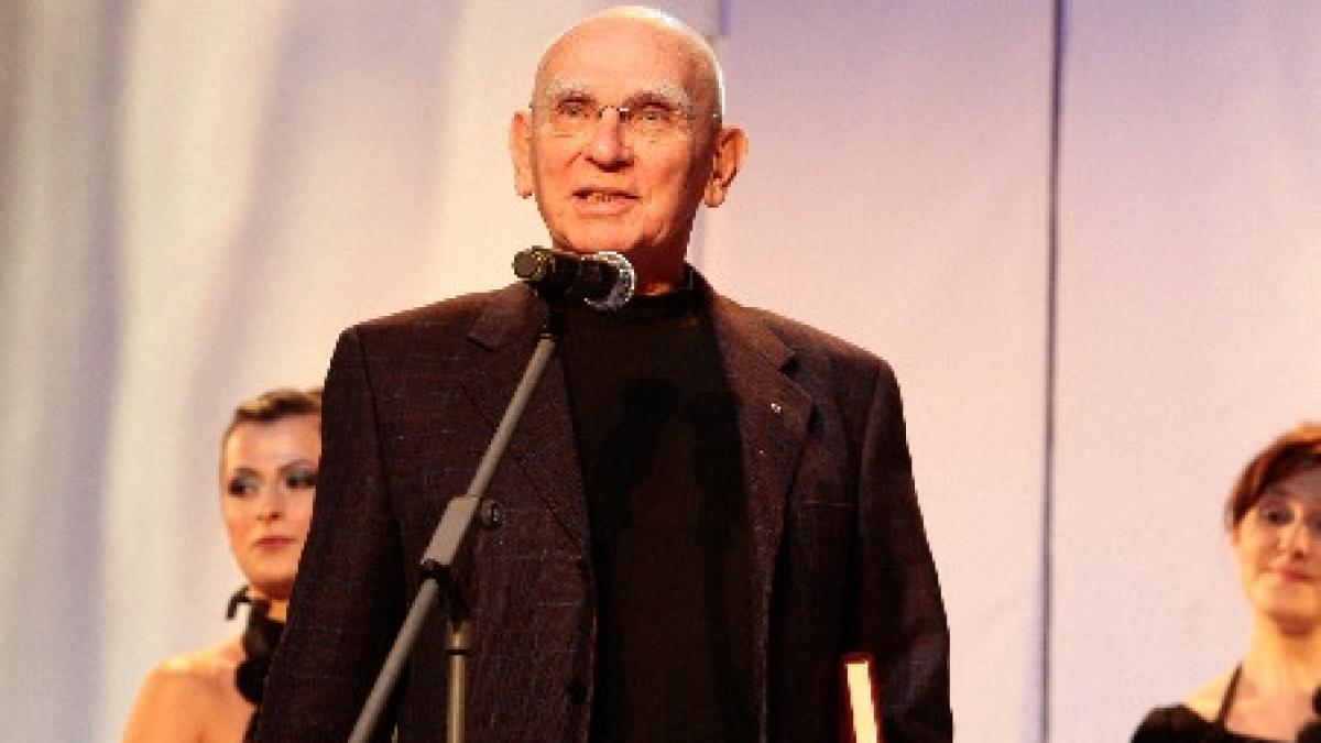directorul teatrului ion creanga a murit regizorul cornel todea avea 67 de ani