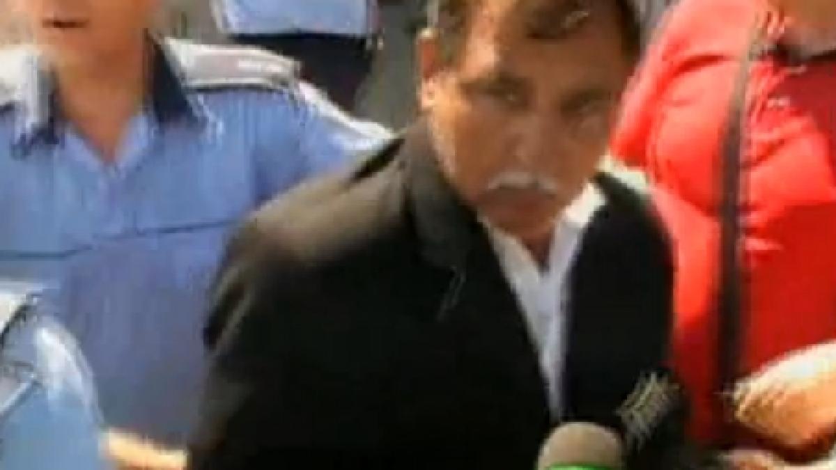 un barbat din dambovita la un pas sa fie linsat de rude in fata politistilor ce fapte abominabile a