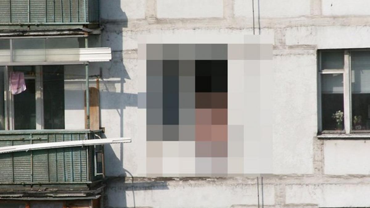 uita te mai bine poate chiar o cunosti aparitia de la fereastra unui bloc ce a lasat toti vecinii