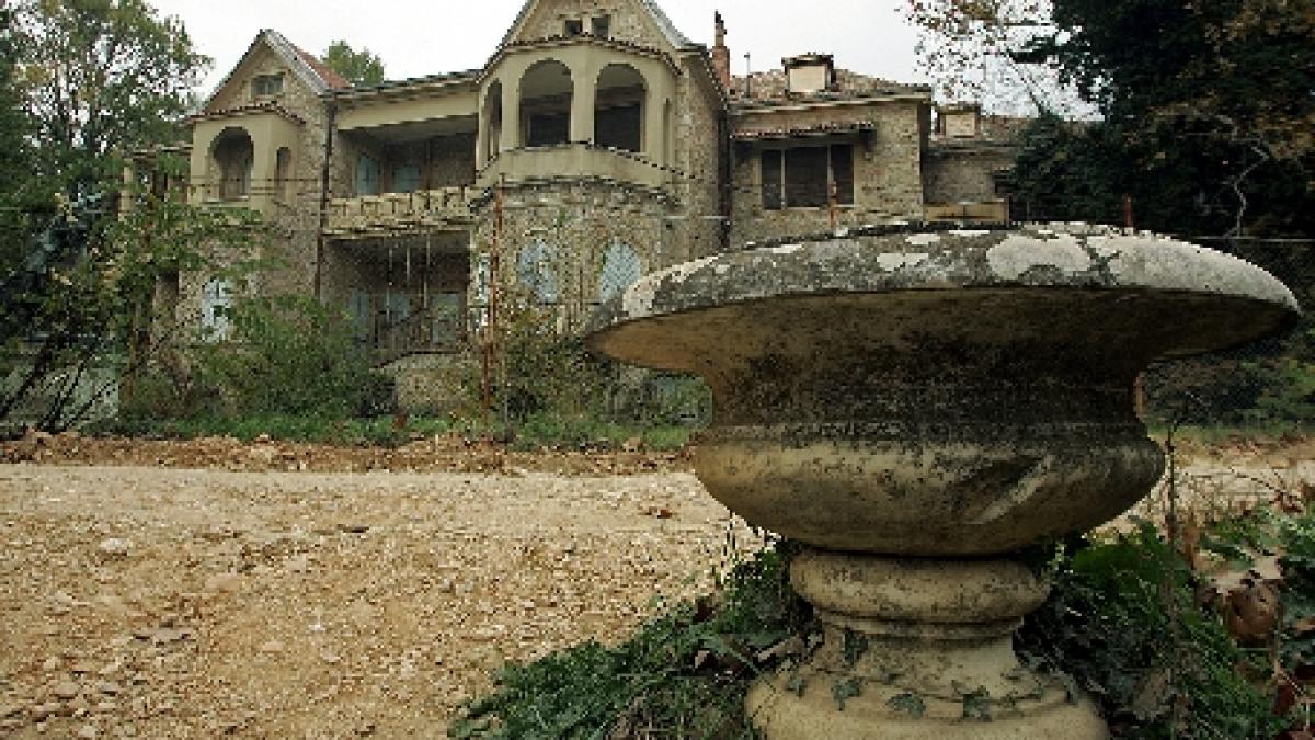 grecia include un domeniu regal pe lista de proprietati care pot fi utilizate pentru privatizare