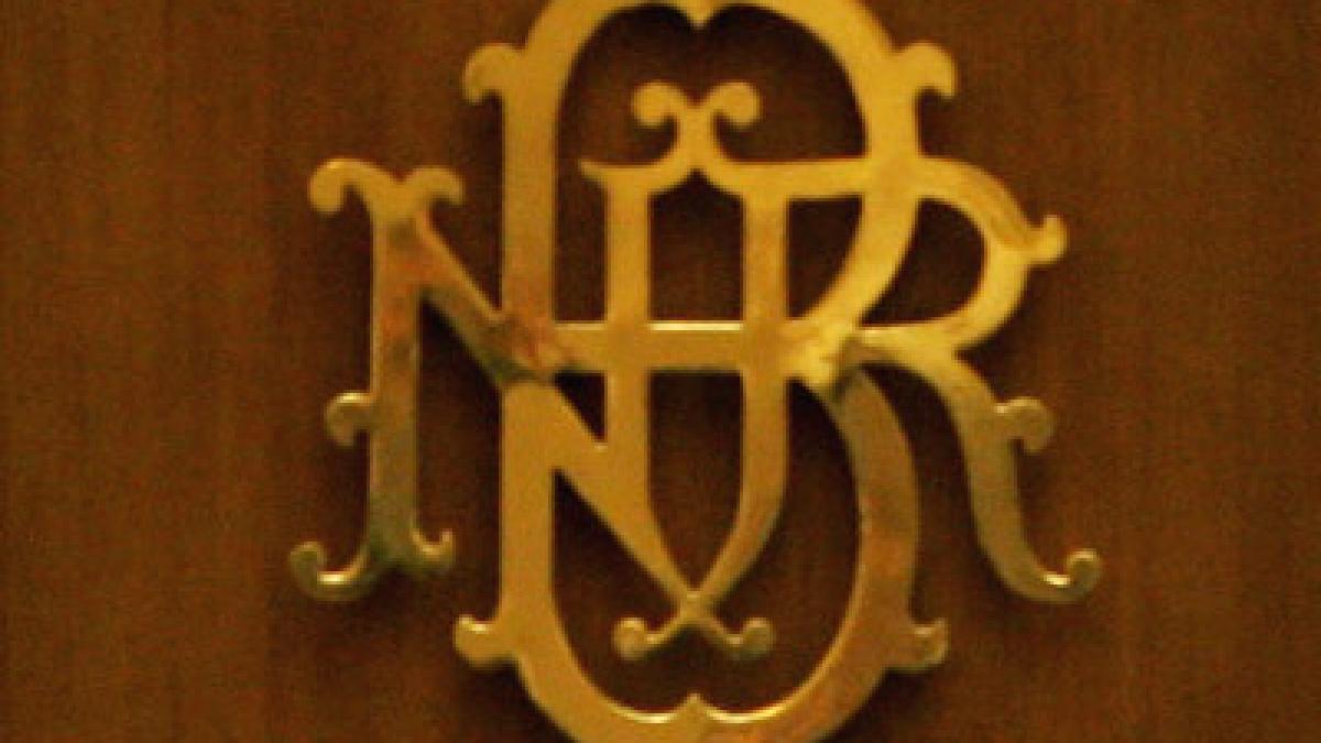 bnr isi schimba look ul institutia a investit zeci de mii de euro in noua imagine