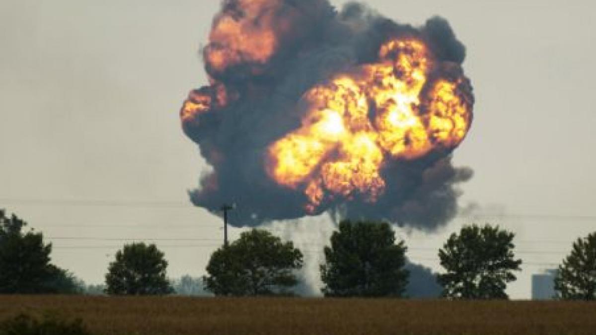 Tragedie la un show aviatic din SUA: Un pilot a murit după ce s-a prăbuşit cu avionul