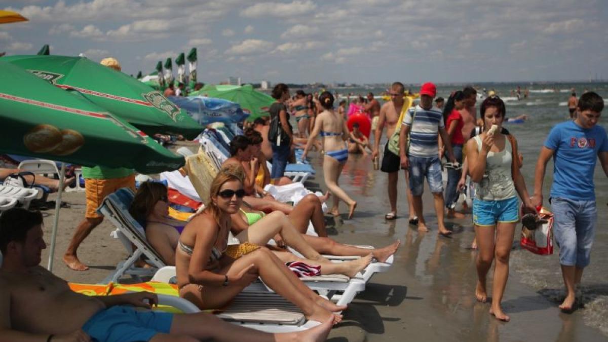 bilantul care le a umplut buzunarele hotelierilor cat au cheltuit cei 1 5 milioane de romani pe