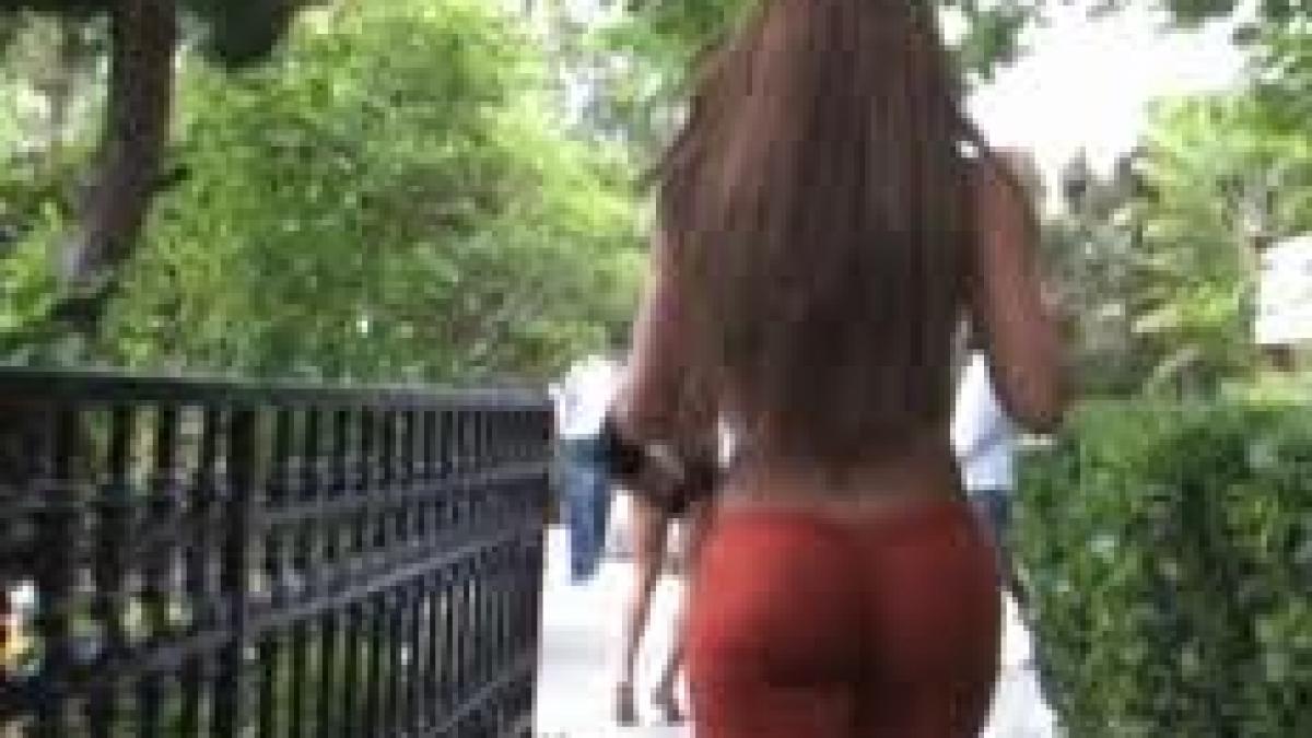 in romania nu prea vezi asa ceva cum arata la 53 de ani dupa ce a nascut 14 copii barbatii intorc