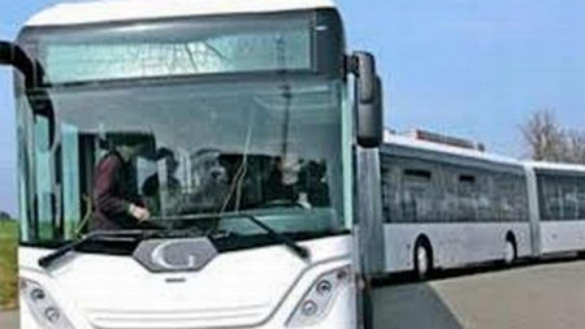 am vrut sa vi l aratam pe tot dar nu incape in poza cel mai lung autobuz din lume