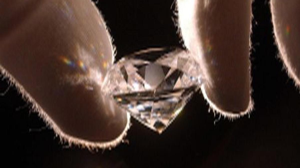 tratament cu laxative pentru un hot care a inghitit un diamant in valoare de 13 000 de dolari