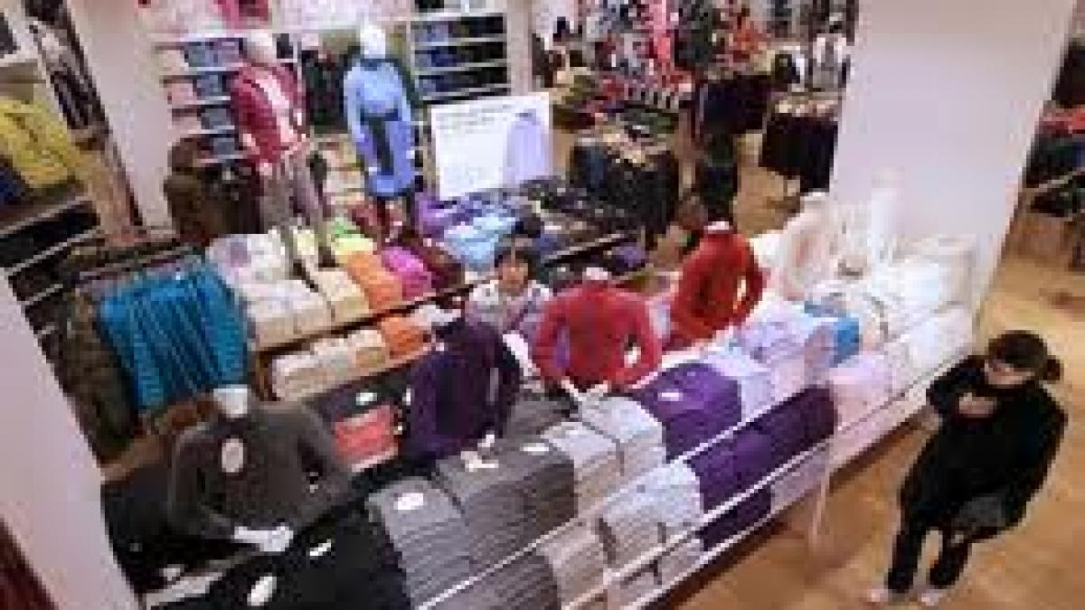 chinezii fac aproximativ un sfert din achizitiile de bunuri de lux la nivel mondial