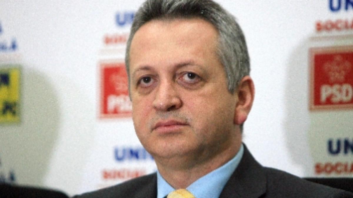 fenechiu vom face toate demersurile legale posibile ca basescu sa paraseasca palatul cotroceni