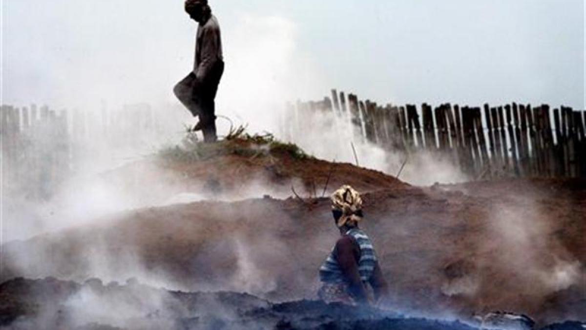 in doi ani de zile aceasta tara aproape a fost stearsa de pe harta cine trage sforile acestei